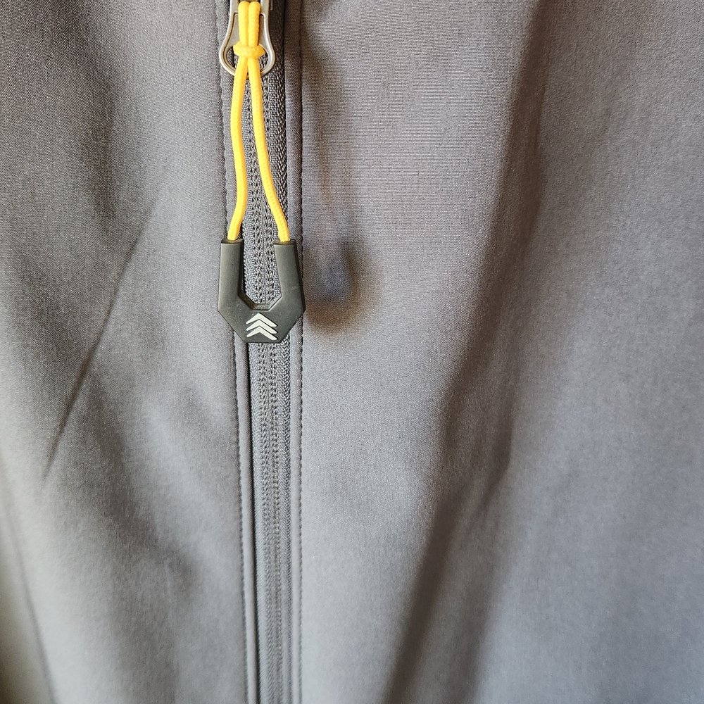 Men's Gray Softshell Jacket - Picture 4 of 4